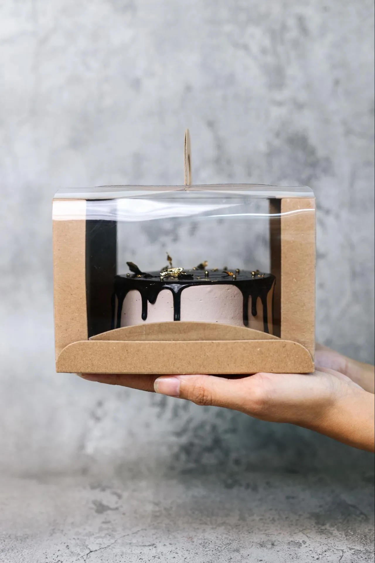 pudełko z okienkiem, torcik